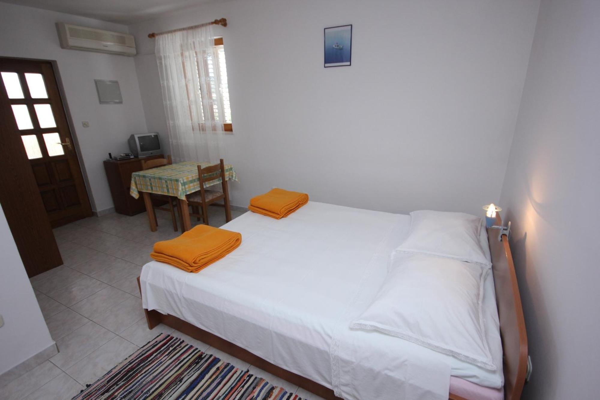 Apartments By The Sea Vis - 2470 Room photo